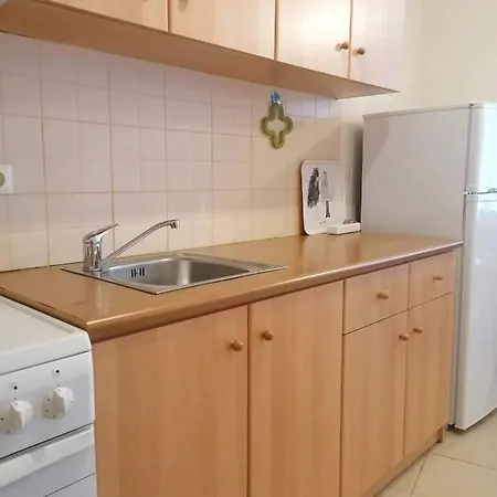 Stefania Neos Marmaras