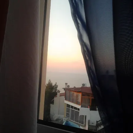 Stefania Neos Marmaras