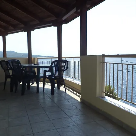 Stefania * Neos Marmaras