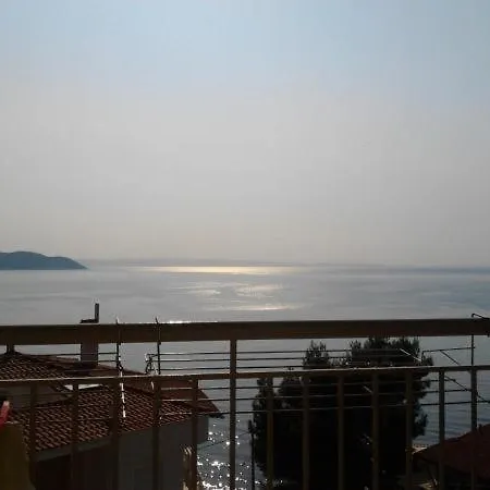 Stefania * Неос-Мармарас